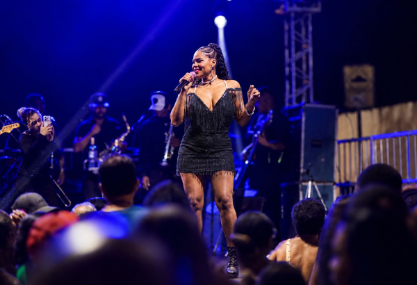 FAN Fest transforma Praia do Forte em palco de alegria com apresentação de Jhúlia Medrado - JHÚLIA MEDRADO FAN Fest transforma Praia do Forte em palco de alegria com apresentação de Jhúlia Medrado - JHÚLIA MEDRADO